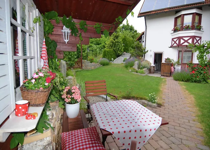 بيت للعطل Quaint In With Terrace