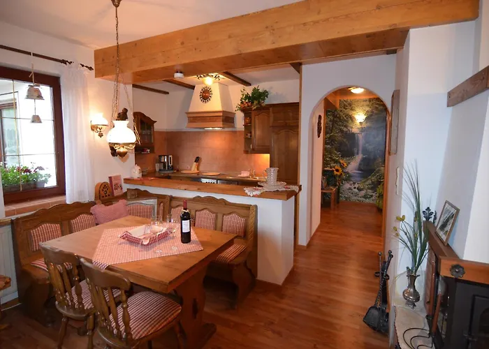 Quaint In With Terrace بيت للعطل *