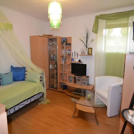 Quaint In With Terrace Dom wakacyjny *